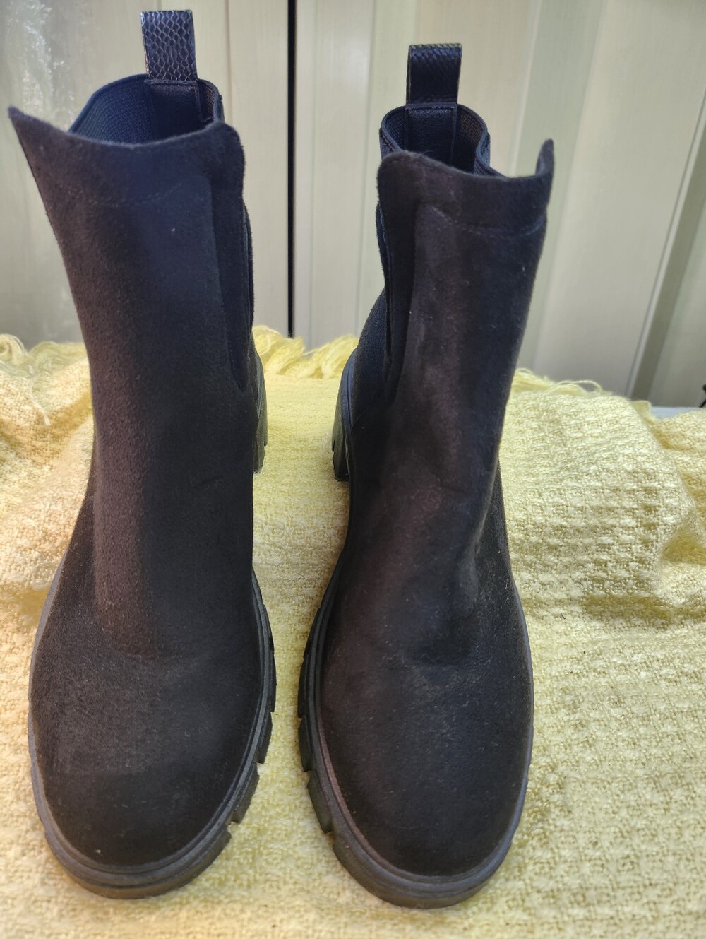 Chelsea28 Black Suede Chelsea Ankle Boots